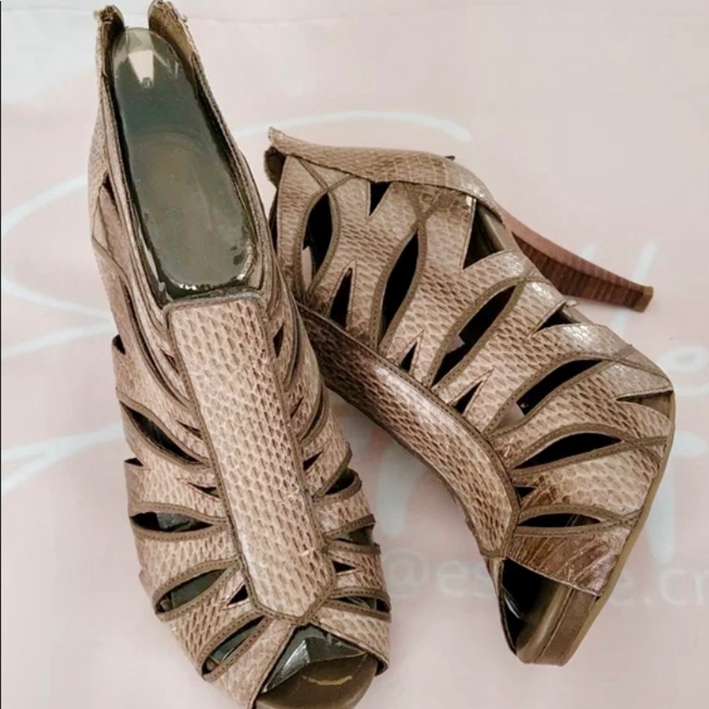 Kenneth Cole Reaction Peep Toe Bootie